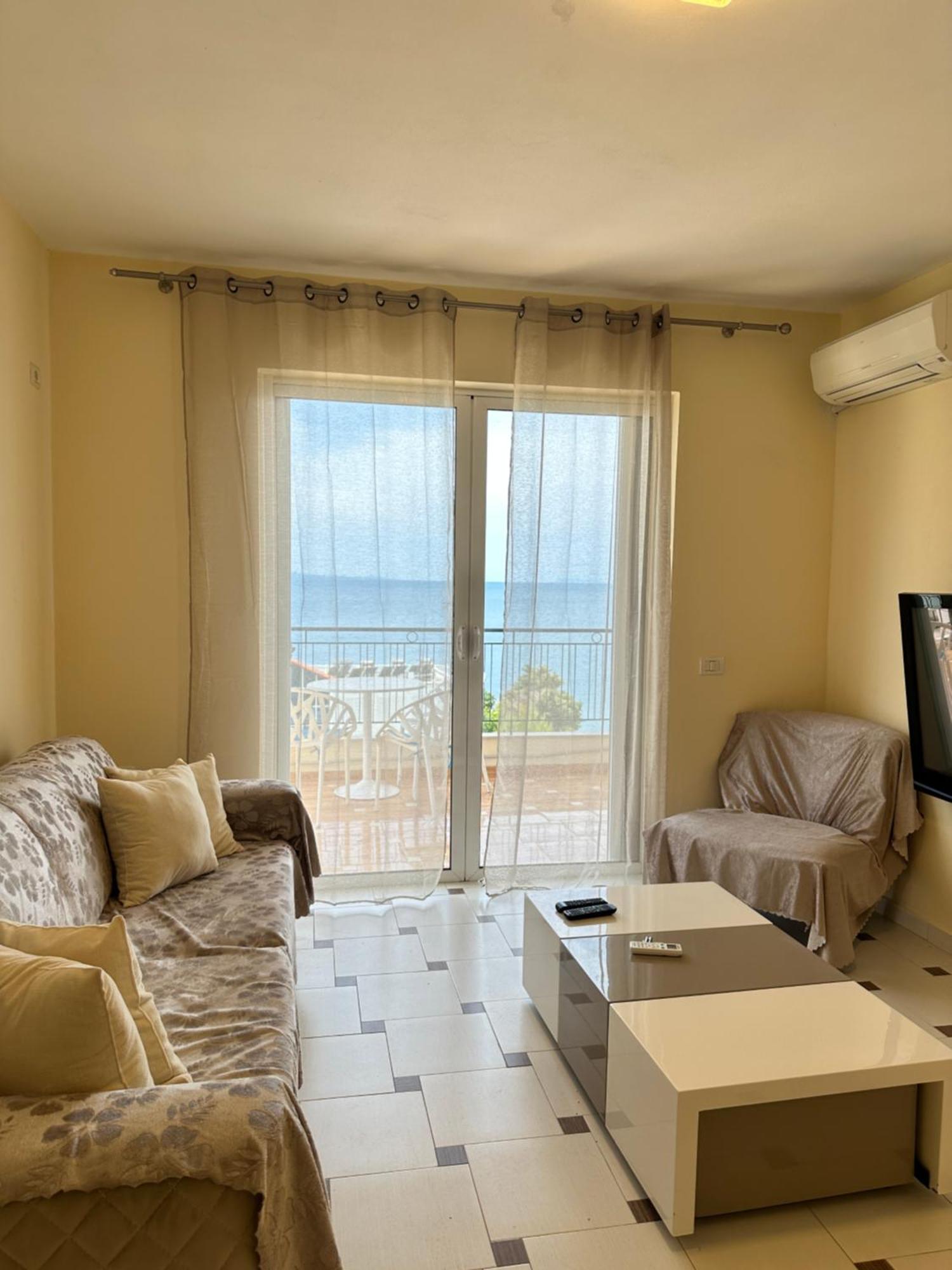 White Sea View Residence 2 Sarandë Exteriör bild